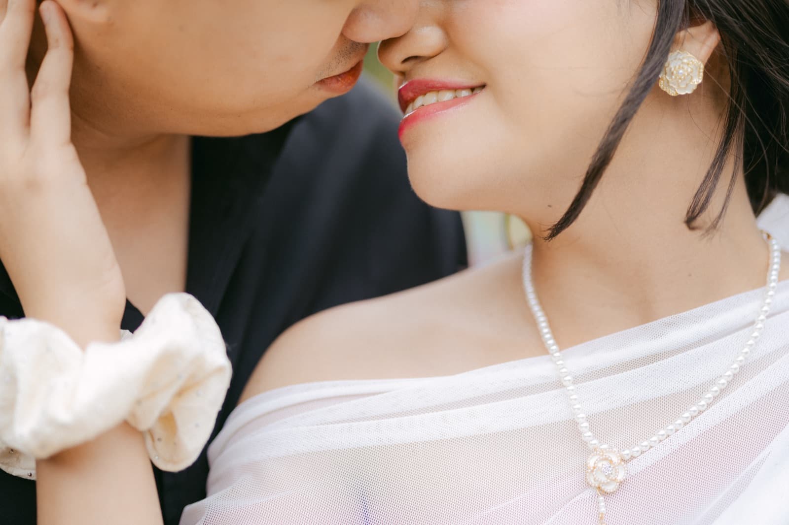 A close, candid kiss